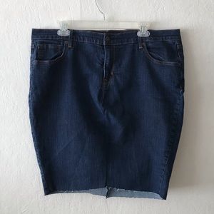 Old Navy Curvy Profile Mid Rise Denim Skirt